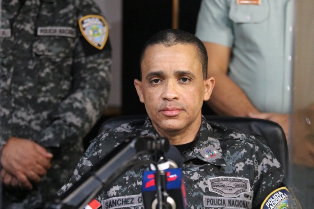 Director de la Policía advierte a sus agentes que no permitirá más violaciones de los derechos humanos