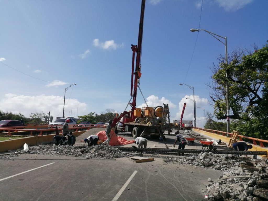 Ministro de Obras Públicas supervisa trabajos en Elevado V Centenario