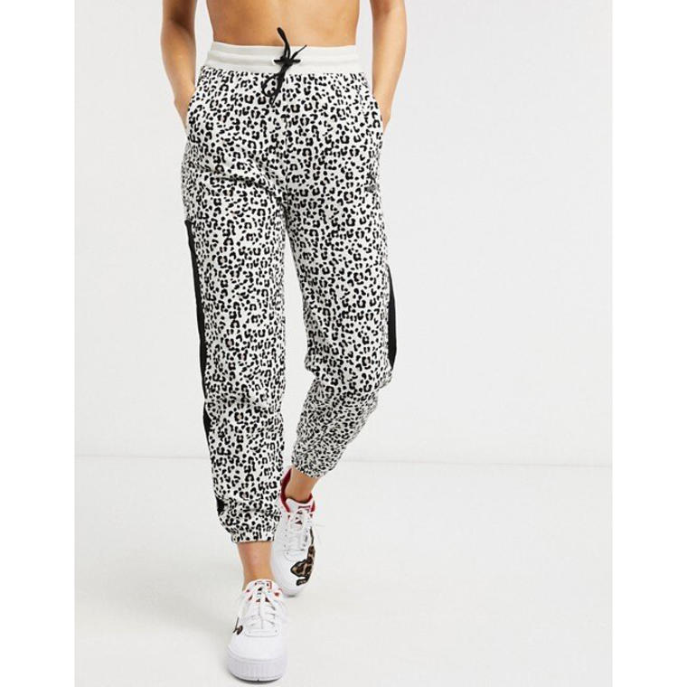 Puma T7 Classics sweatpants in leopard print - Puma