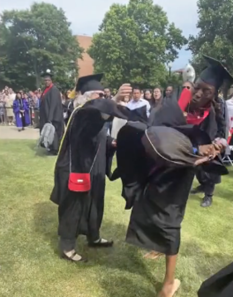 pelea alumna y maestra