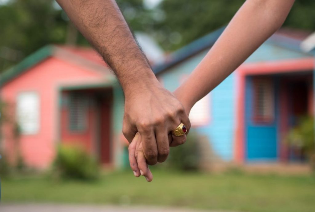 El Vaticano acepta la bendición de parejas por unión libre, casados por el civil y homosexuales sin considerarlas matrimonio