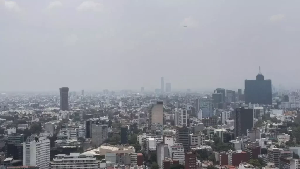 Autoridades activan alerta por contaminación del aire en el centro de México