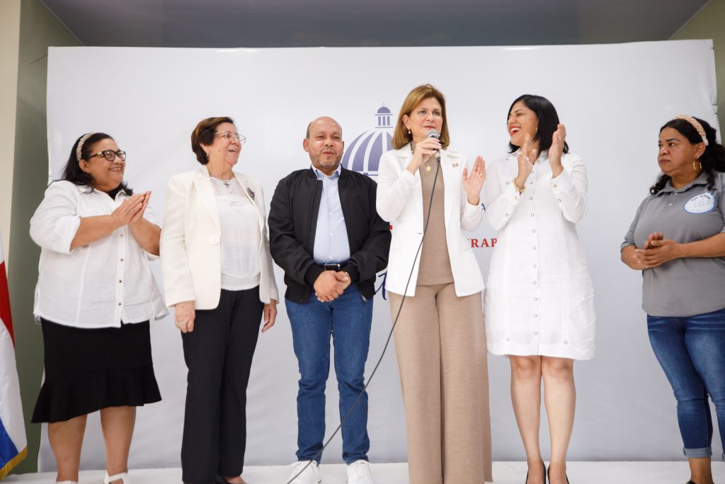 Vicepresidenta inaugura