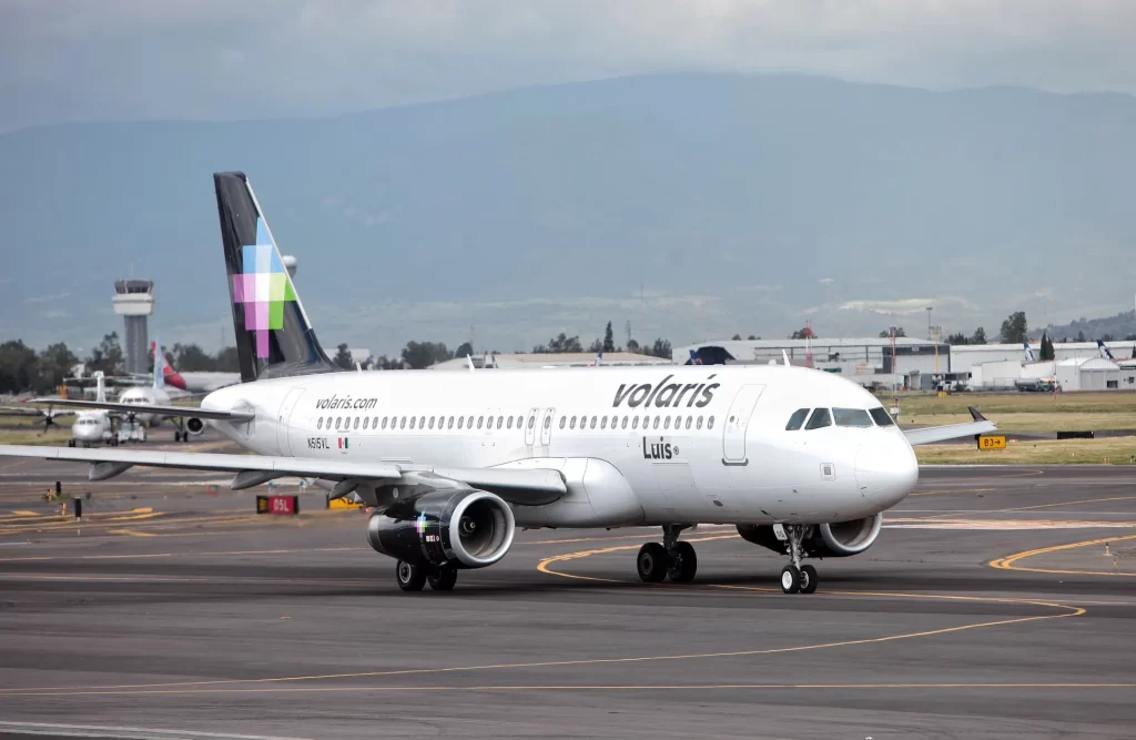 a mañana de este domingo un pasajero intentó secuestrar un avión que cubría la ruta de El Bajío, en el centro de México,