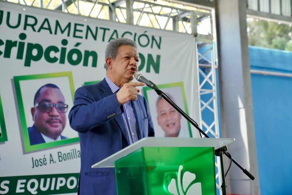 El presidente del partido Fuerza del Pueblo (FP), Leonel Fernández, reiteró su invitación al mandatario Luis Abinader para realizar juntos