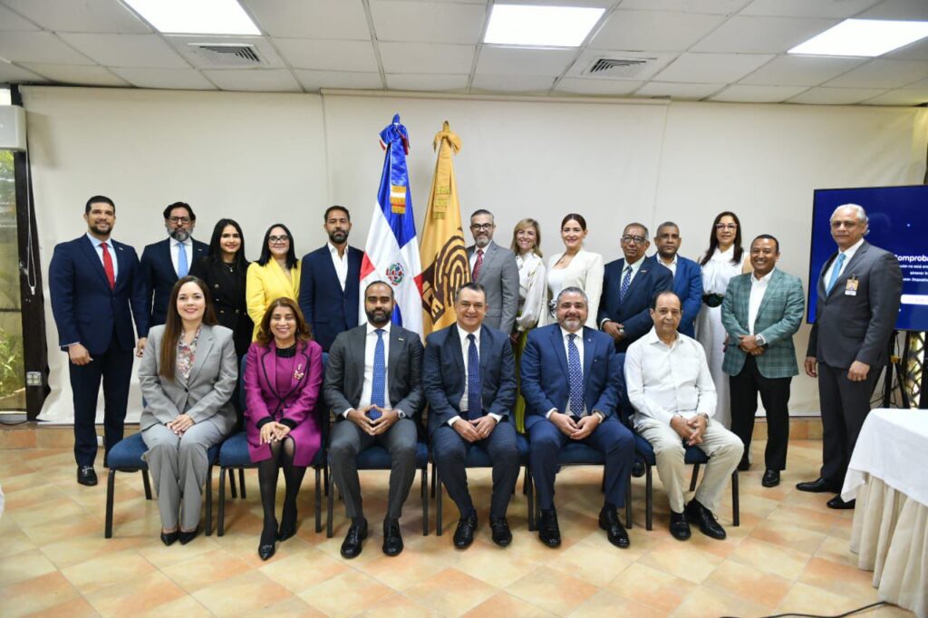 La diputada Elvira Corporán aseguró que el presidente Luis Abinader apuesta al desarrollo de la provincia San Juan con la construcción de importantes obras que contribuirán a su desarrollo. La representante de San Juan, por el Partido Revolucionario Moderno (PRM), precisó que esa provincia es una prioridad para el gobierno, así como lo es toda la región sur del país. Como parte de las obras ejecutadas en su provincia citó la construcción de la Universidad ISA con capacidad para más de 440 estudiantes residentes, la puesta en marcha de la zona franca compuesta por cinco naves industriales, el Plan San Juan, así como la construcción en marcha de un aeropuerto.