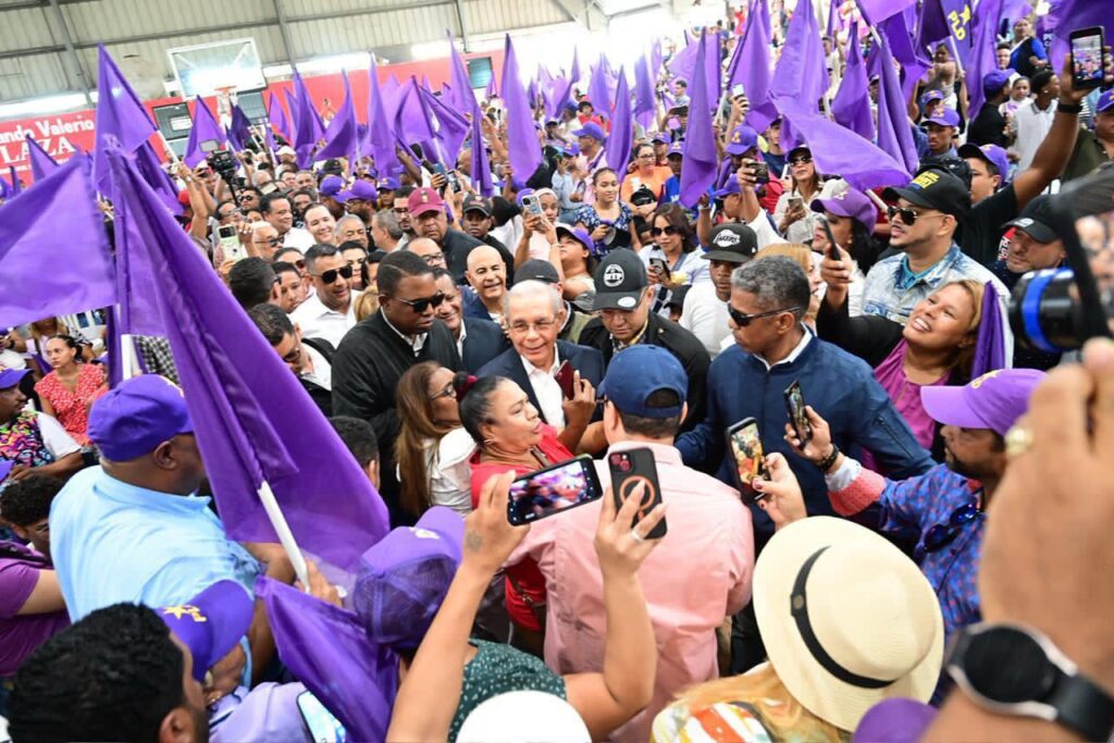 Danilo Medina, deuda pública, economía dominicana, gasto público, Luis Abinader, endeudamiento, finanzas públicas, República Dominicana