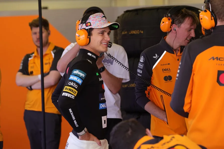 Lando Norris saldrá primero en el GP México, Carlos Sainz saldrá duodécimo Lando Norris