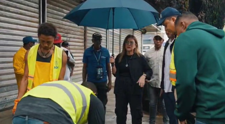 Carolina continúa supervisando trabajos para mitigar efectos de las lluvias y pide colaboración a los ciudadanos Carolina Mejía