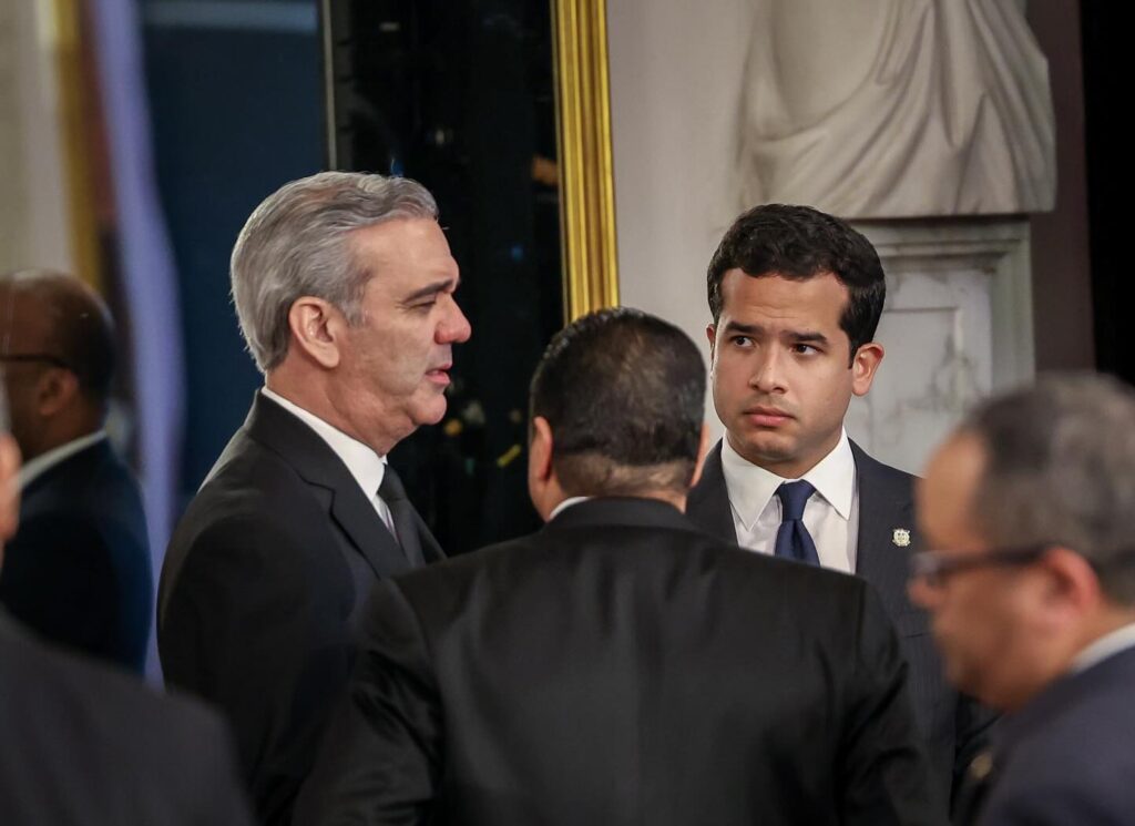 Omar Fernández acusa al Gobierno de incumplir la ley al mantener congelado el salario exento del ISR Omar Fernández ISR