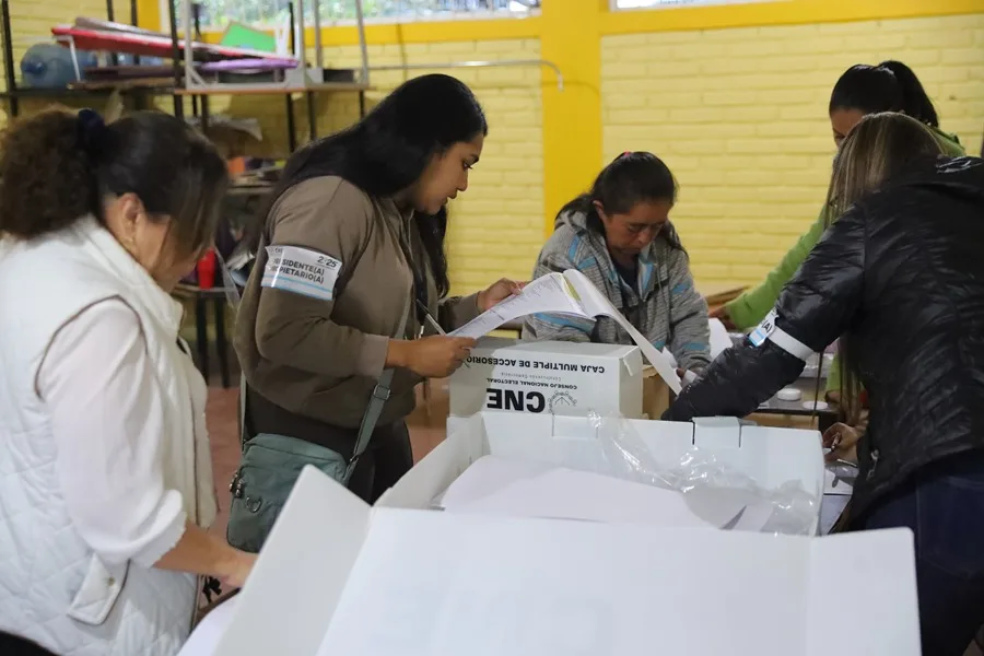 Elecciones Honduras: Largas filas y cánticos partidistas marcan la jornada