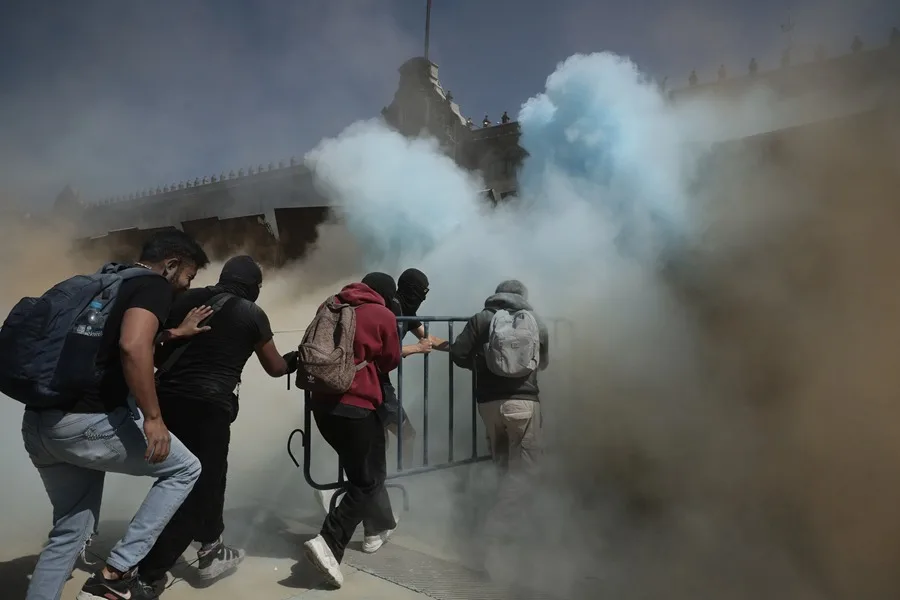 La marcha de la ‘Generación Z’ en México deja veinte civiles y más de cien policías heridos marcha Generación Z