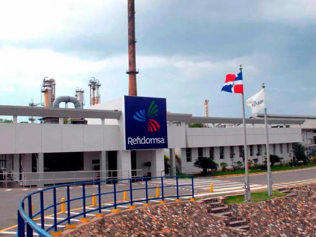 Refidomsa obtiene su primera licencia de reexportación de derivados de petróleo otorgada por el MICM Refidomsa
