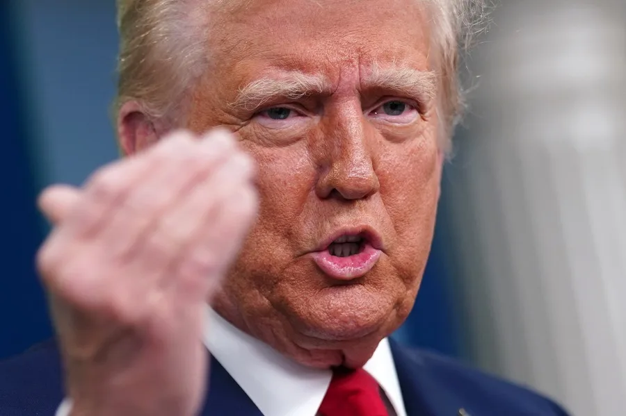 El periodista Tucker Carlson afirma que Trump anunciará la guerra con Venezuela esta noche Tucker Carlson