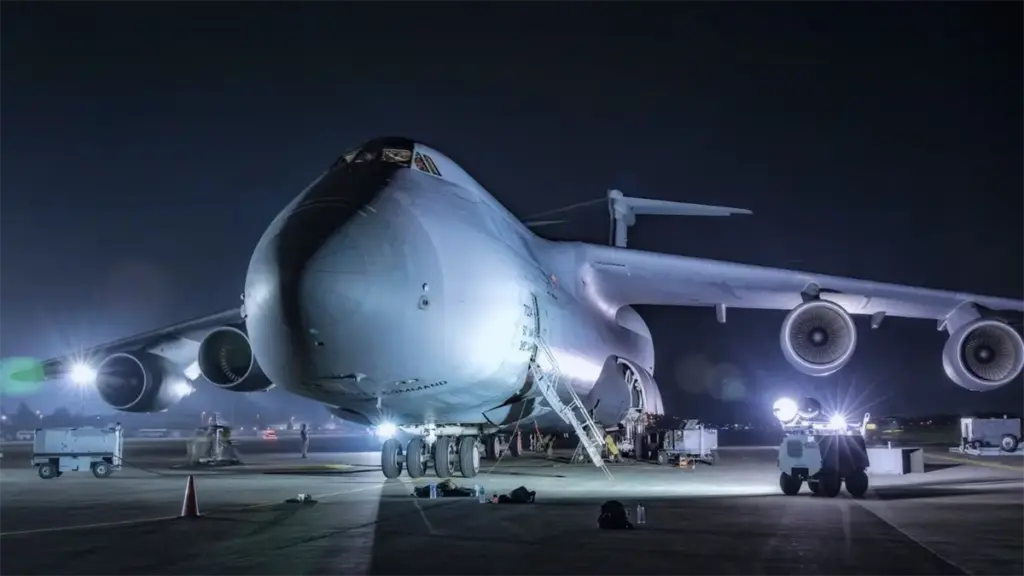 Aeronaves militares de EE. UU. llegan al país con cargamento humanitario bajo coordinación del MIDE /aeronaves-eeuu-ayuda-humanitaria-republica-dominicana