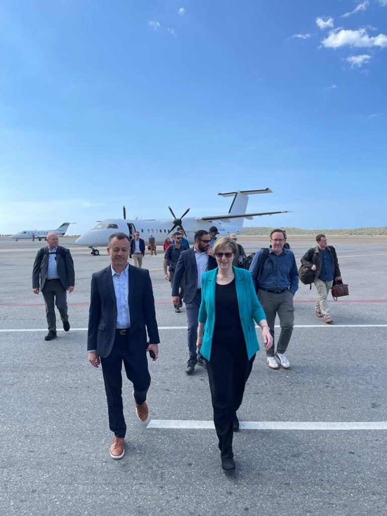 Laura Dogu llega a Venezuela para reabrir la misión diplomática de EE.UU. después de siete años Laura Dogu