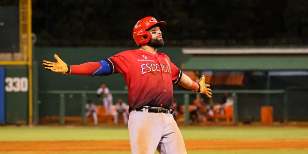 Escogido vence 4-3 a Toros y queda a un triunfo del campeonato Escogido Toros