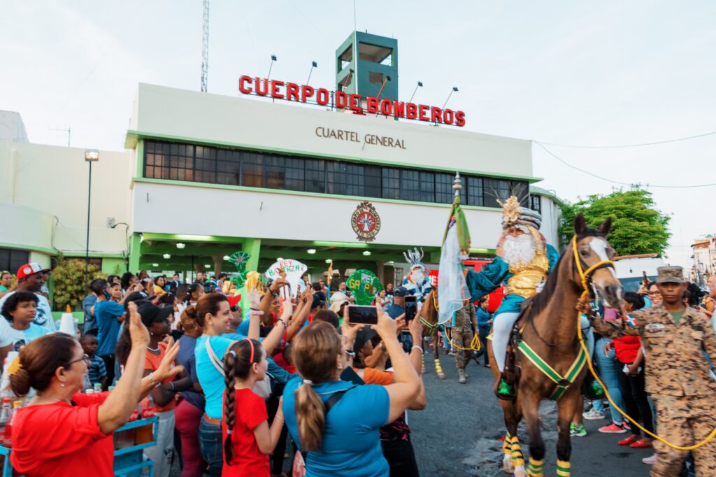 Cuerpo de Bomberos del DN realizará desfile del Día de Reyes Magos el lunes 05 de enero Distrito Nacional