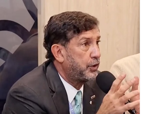 Manuel Estrella advierte que trabas y permisología frenan el crecimiento de la economía dominicana economía dominicana crecimiento