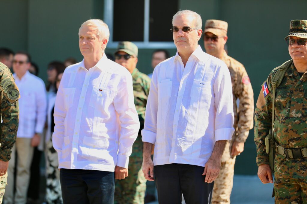 Ministro de Defensa presenta avances de la Verja Perimetral Inteligente al presidente Abinader y al presidente electo de Chile, José Antonio Kast frontera