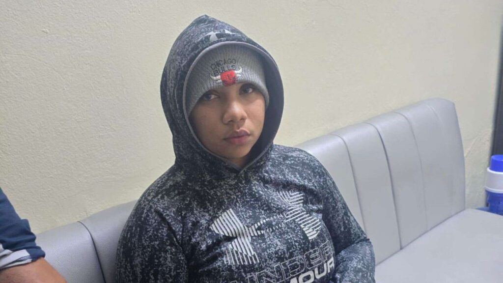 Joven se entrega tras ser vinculada a muerte de hermana de 13 años en San Francisco de Macorís San Francisco de Macorís