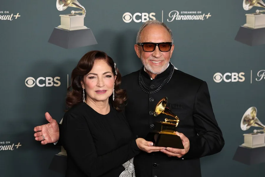Bad Bunny, Gloria Estefan y Ca7riel & Paco Amoroso triunfan en la pregala de los Grammy bad bunny