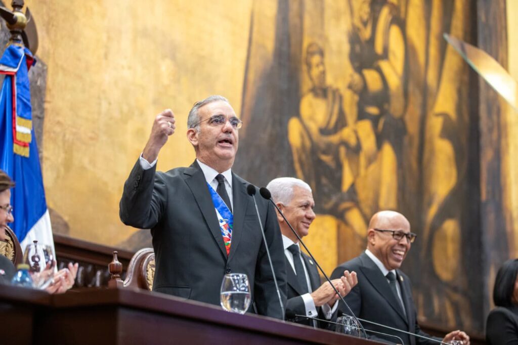 Abinader anuncia plan de saneamiento costero y destaca inversión histórica en agua potable abinader