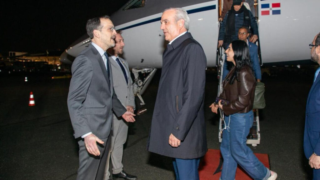 Luis Abinader en París