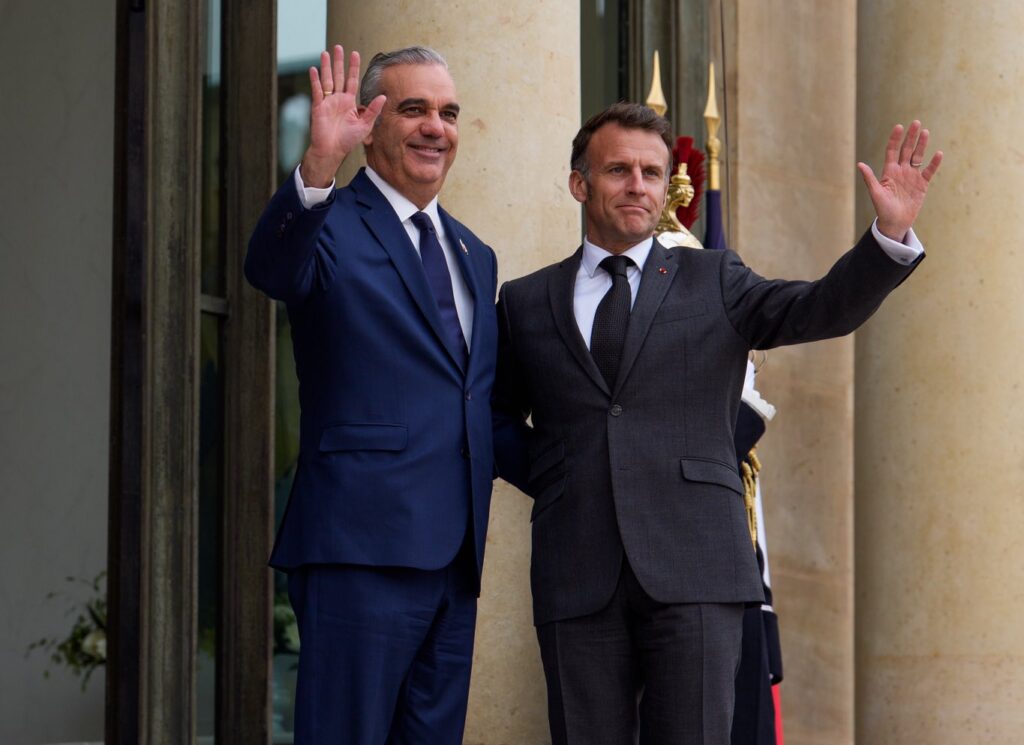 Macron Abinader París