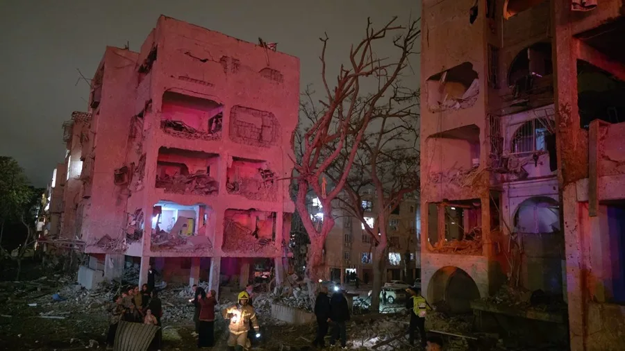 Unos 120 de heridos, once graves, en dos impactos de misiles iraníes en el sur de Israel Israel