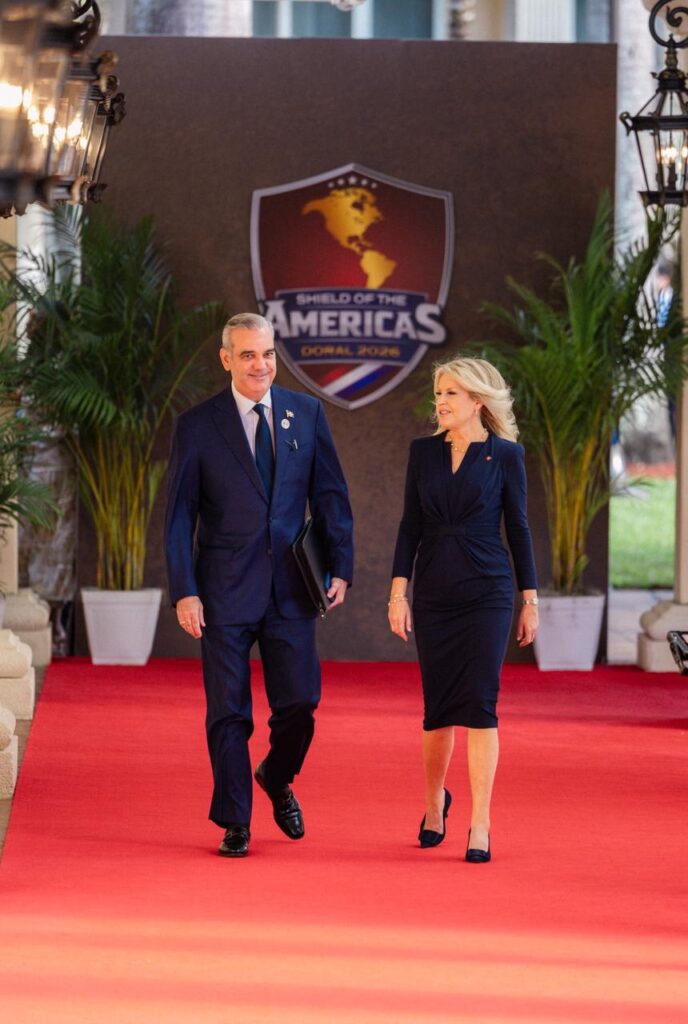 Abinader cumbre Escudo