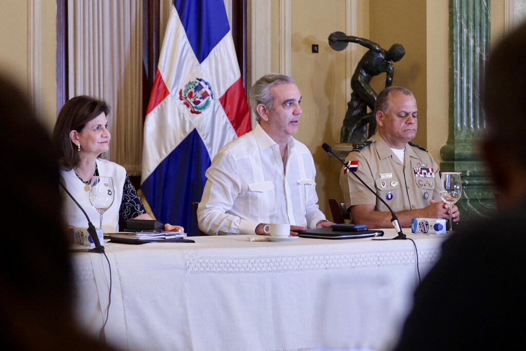 Gobierno y COE en sesión permanente