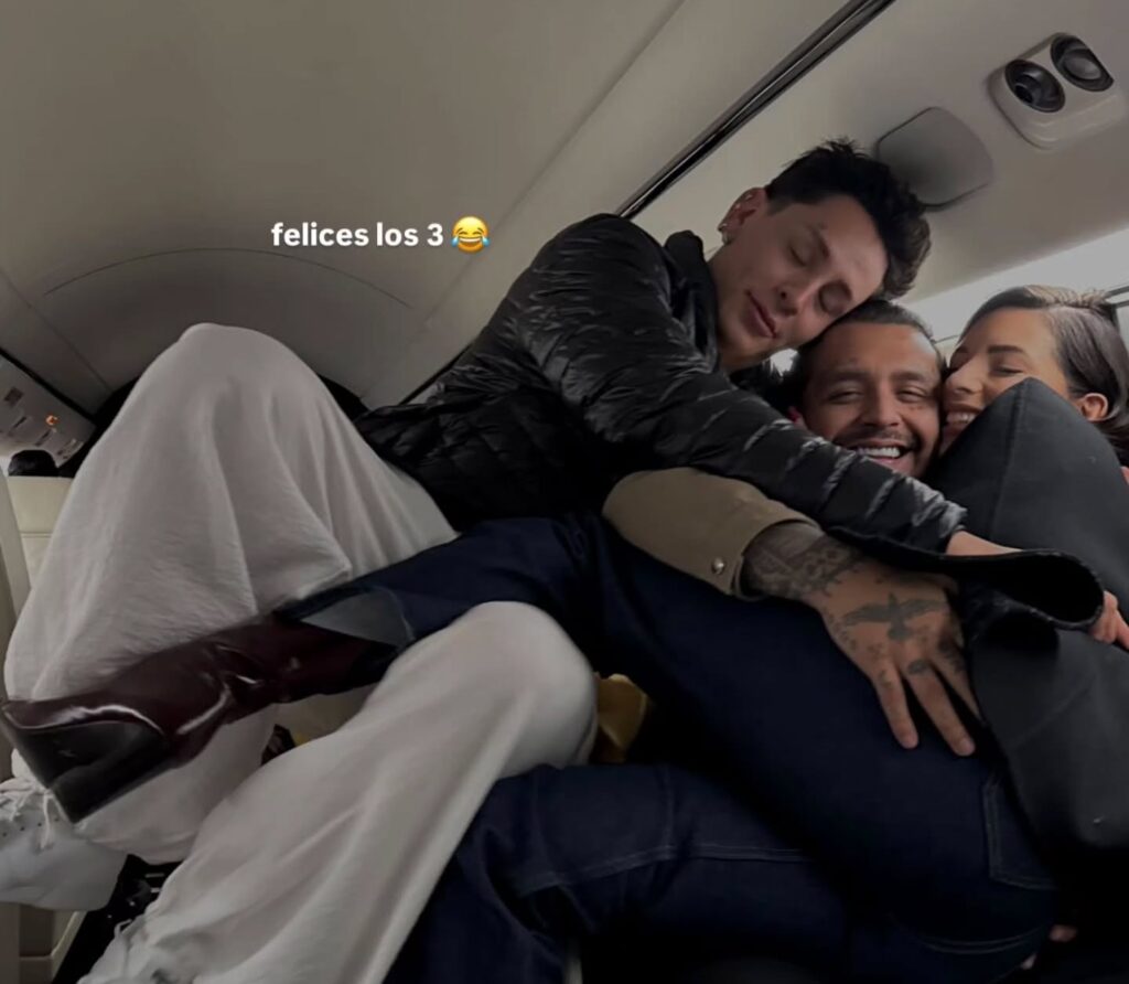 Ángela Aguilar y Nodal fotos de Kunno