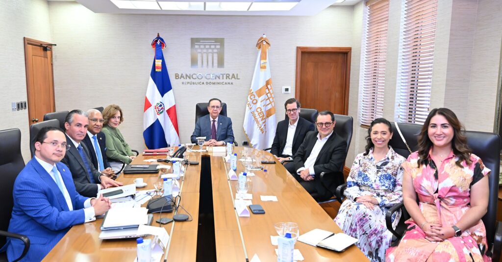 Gobernador del Banco Central recibe a Citibank y presenta panorama económico de RD en 2026 Citibank BCRD