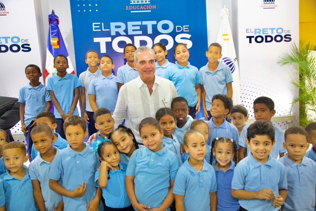 Abinader escuela