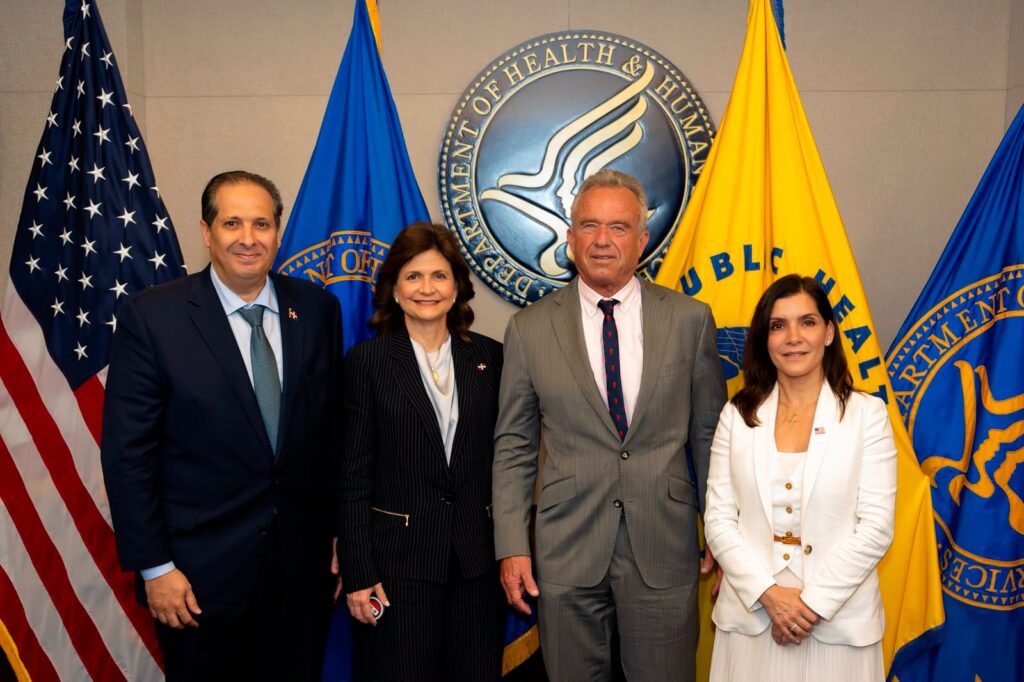 Raquel Peña y Víctor Atallah se reúnen con Robert F. Kennedy Jr. para fortalecer cooperación sanitaria con EE.UU. Robert F. Kennedy Jr.