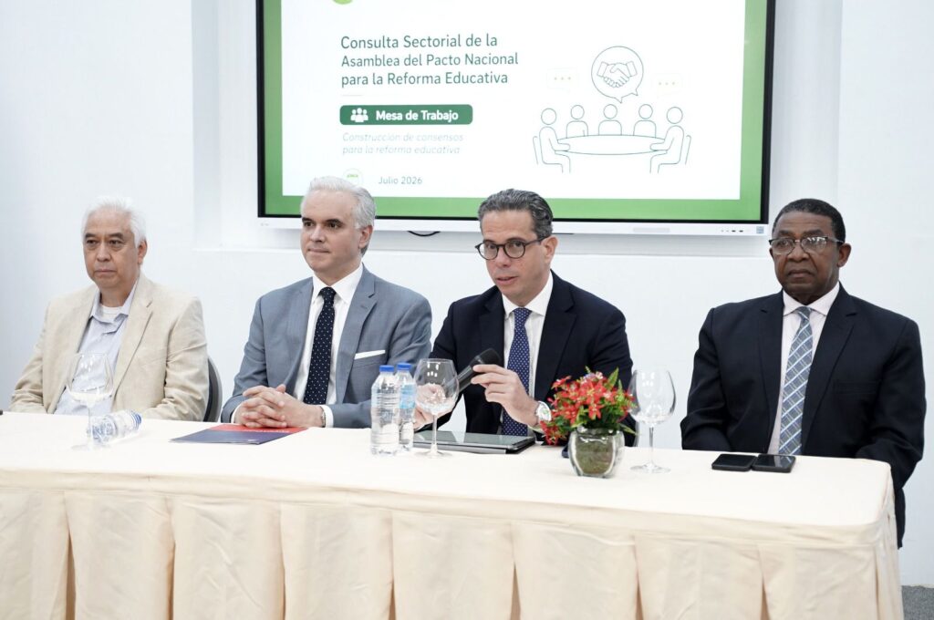 Luis Miguel De Camps lidera foro sectorial del Pacto Educativo: «Las reformas que perduran nacen del consenso» Pacto Educativo