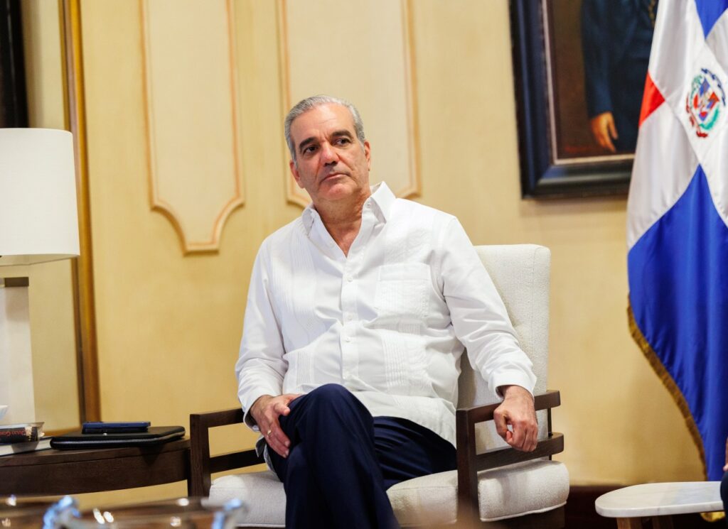 Abinader: Gobierno refuerza puentes, escuelas e infraestructura crítica ante eventos sísmicos puentes