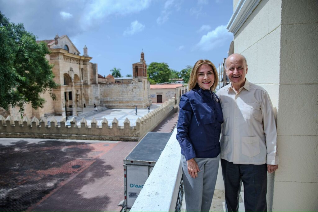 Expresidente de Costa Rica valora la gestión de Carolina Mejía en Santo Domingo Carolina Mejía