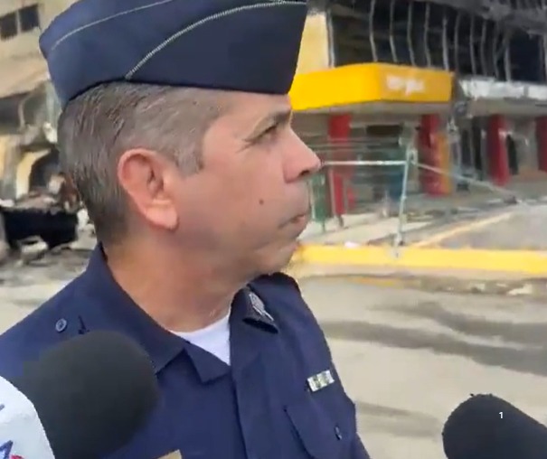 Policía Nacional someterá a la justicia a los detenidos por saquear la tienda LyR durante el incendio Policía Nacional