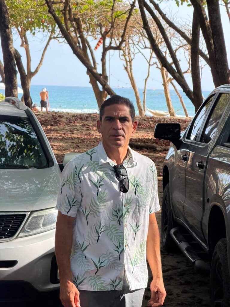 Escuelas de surf piden intervención en Playa Encuentro por circulación de vehículos en las dunas Playa Encuentro