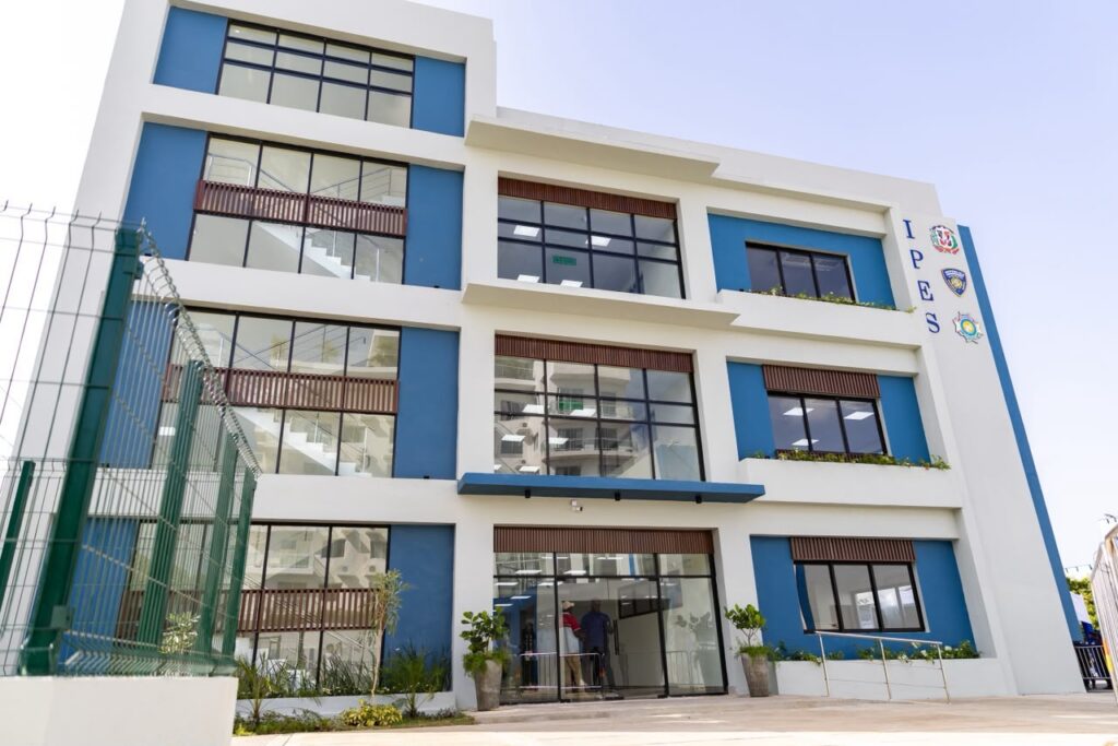 Abinader y ministro Jean Luis Rodríguez entregan nuevas instalaciones del Instituto Policial de Educación Superior (IPES) abinader