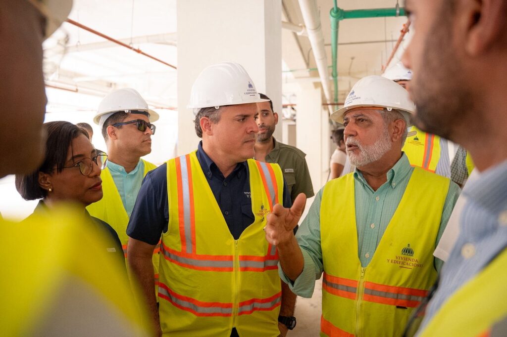 Jean Luis Rodríguez supervisa avances del Hospital de Nisibón y el CCR Anamuya Jean Luis Rodríguez