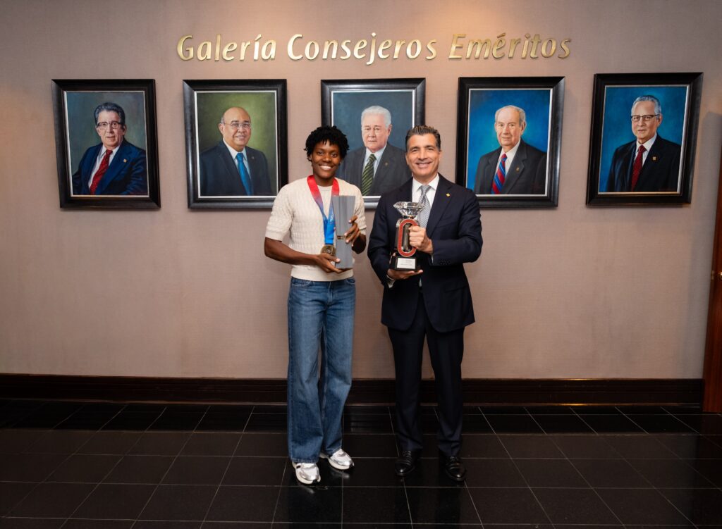 15 carreras, 15 victorias: Banco Popular reconoce el año perfecto de Marileidy Paulino reconocimiento a Marileidy Paulino