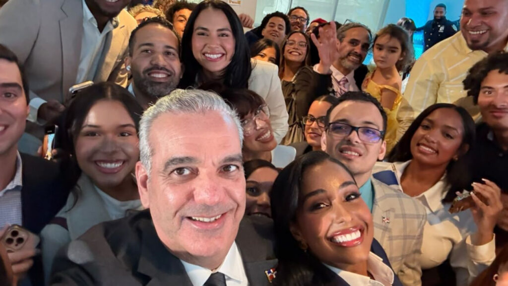 becas para dominicanos en Nueva York