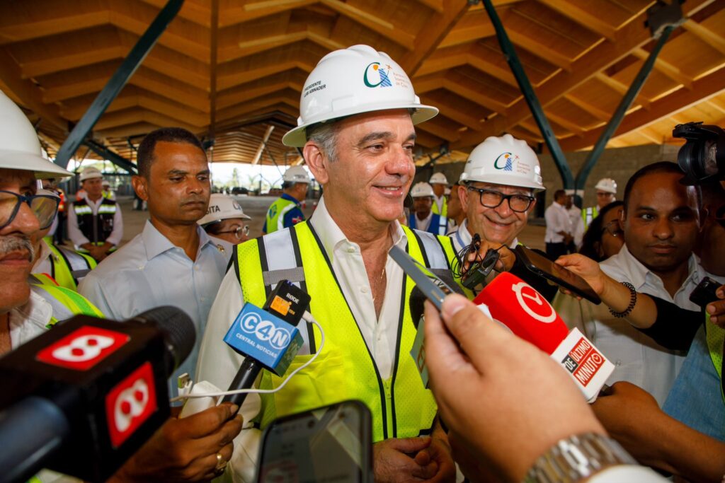 Alcantarillado de Licey al Medio operaría en enero de 2027; ampliación del Aeropuerto del Cibao avanza 66 % alcantarillado de Licey al Medio