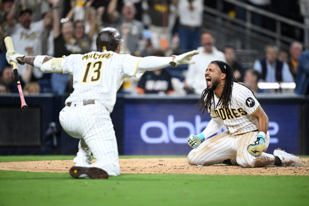 Padres vencen a Cubs en playoffs