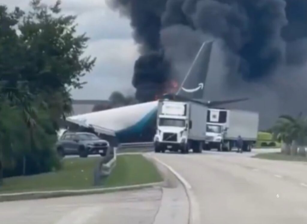 El avión de Amazon que se estrelló en Miami chocó con una furgoneta con siete pasajeros Amazon