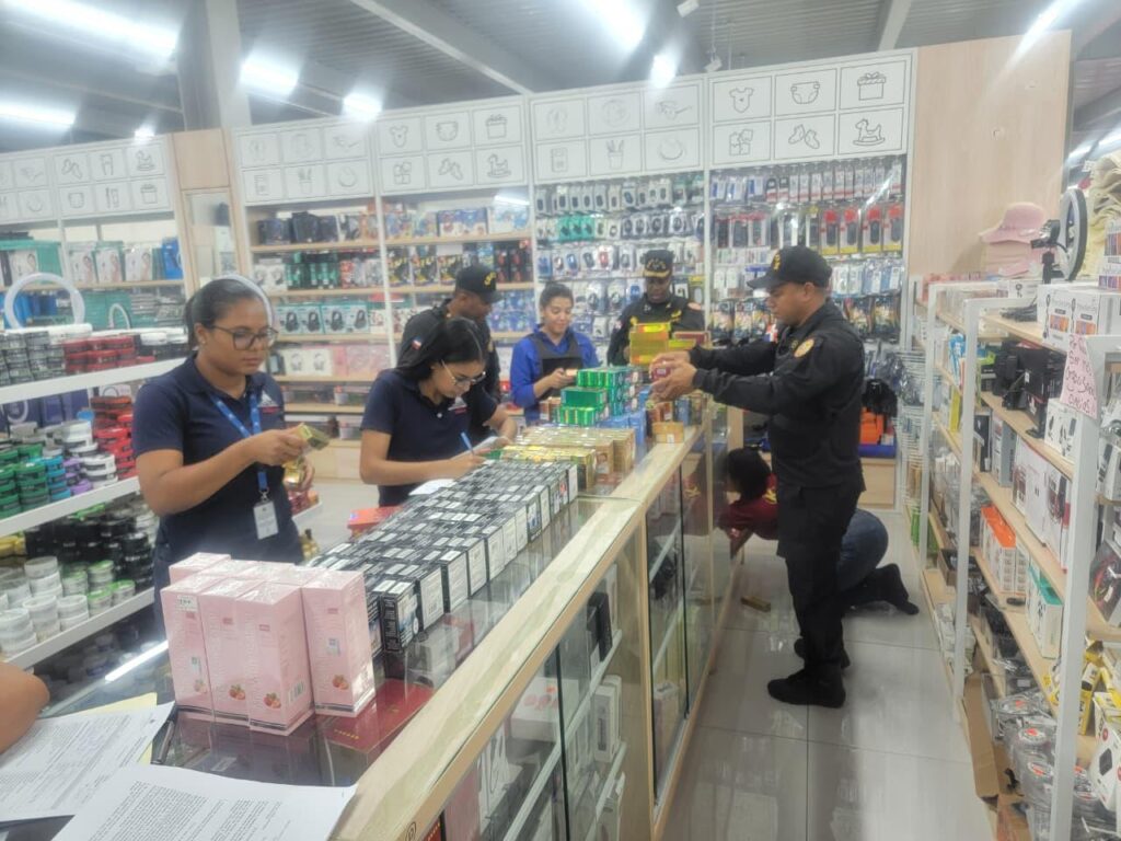 MICM y CECCOM continúan intervenciones en comercios chinos