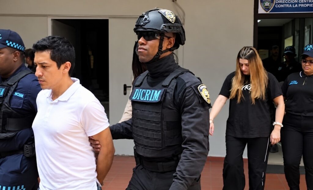 Así operaba “Las Dormilonas”, la presunta red que drogaba a hombres para quitarles sus pertenencias tres colombianos acusados de sedar hombres